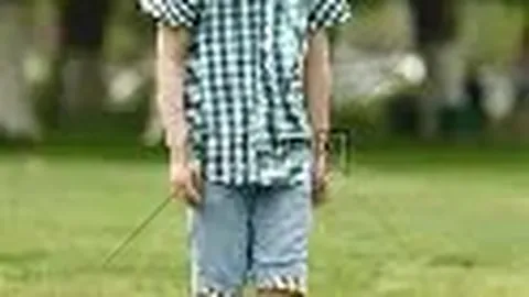 《乔-科尔回忆录：足球年代传奇：左脚控卫，右脚先锋，左右开弓的足球艺术》